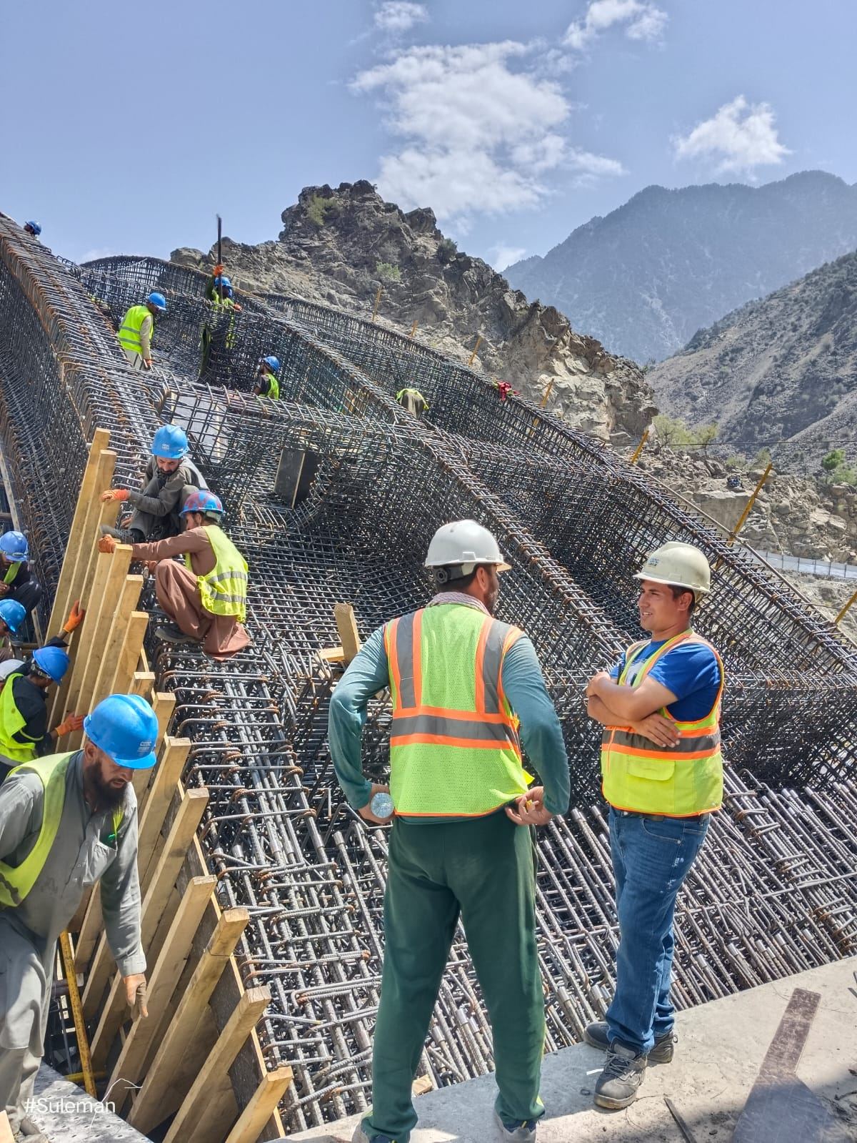 Reinforcement mesh being tied across the arch spandrel